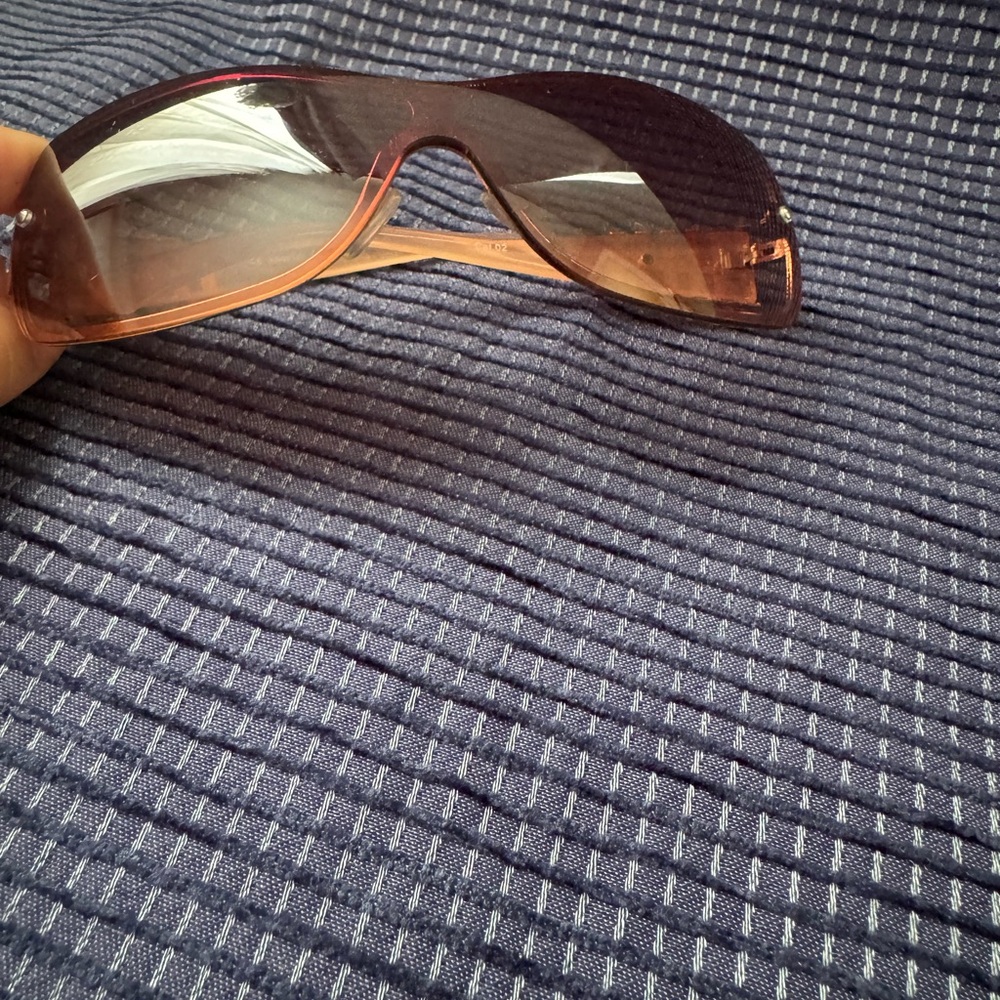 Women xoxo Wraparound Sunglasses - Brown Gradient